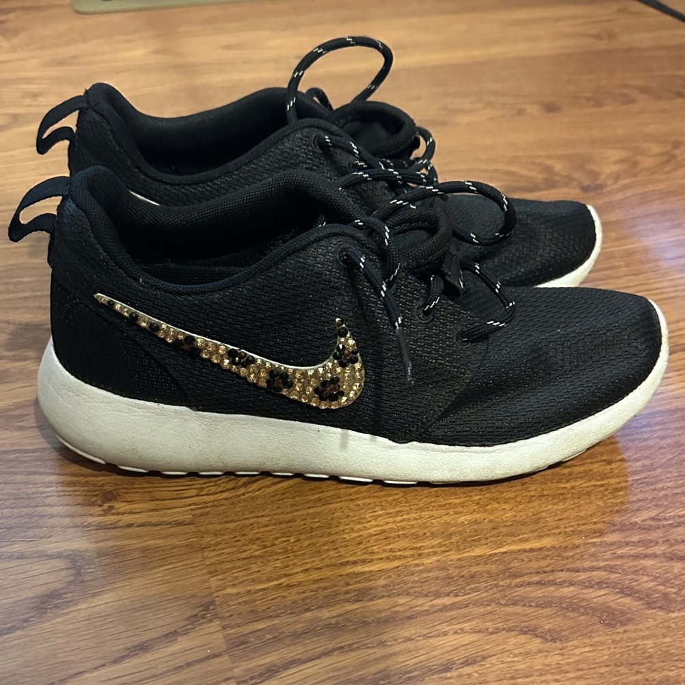 Nike Roshe, Rhinestone Leopard Swoosh